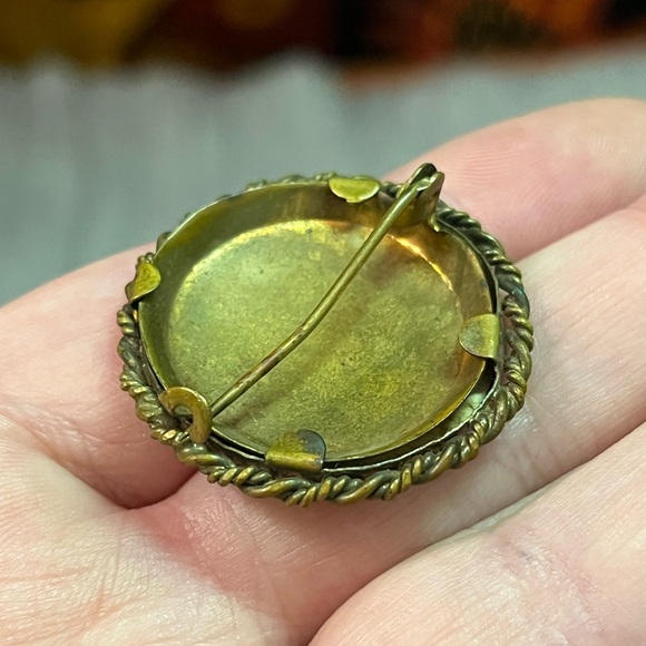 VTG Antique Victorian Photo Mourning Gold Tone Metal Brooch - Picture 5 of 6